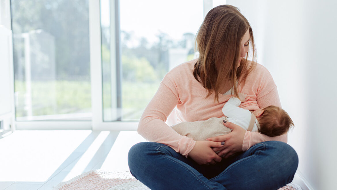 Recomendaciones de alimentación para el bebé recién nacido: Construyendo una salud sólida desde el principio.